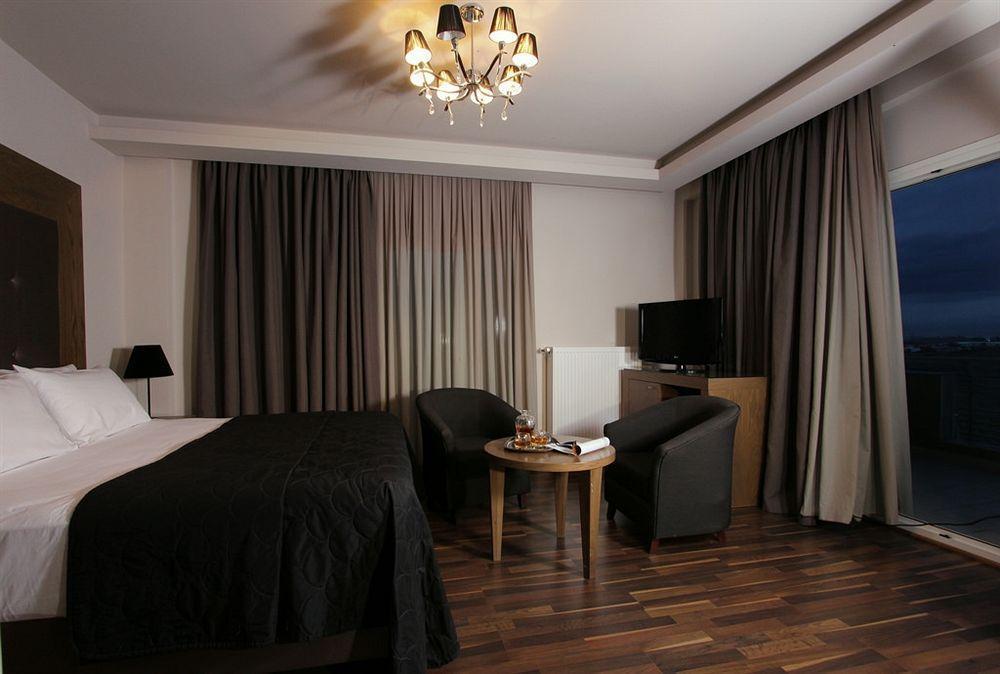 Hotel Di Tania Oreokastro Zewnętrze zdjęcie